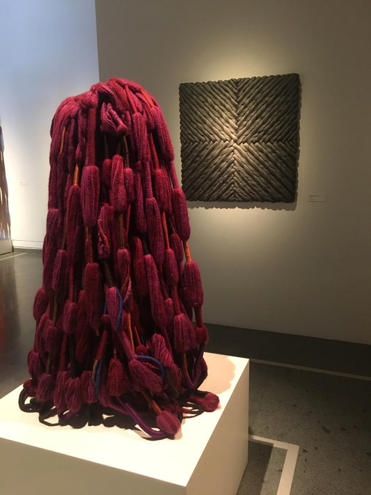 Exposición Sheila Hicks en el Museo Precolombino - Minka - Moda con Impacto Social